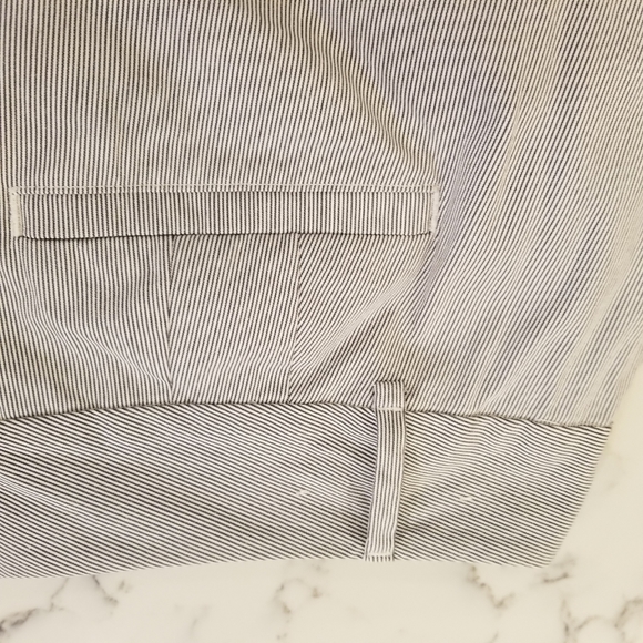 Like New Loft Striped Capris Size 10 - Picture 4 of 8